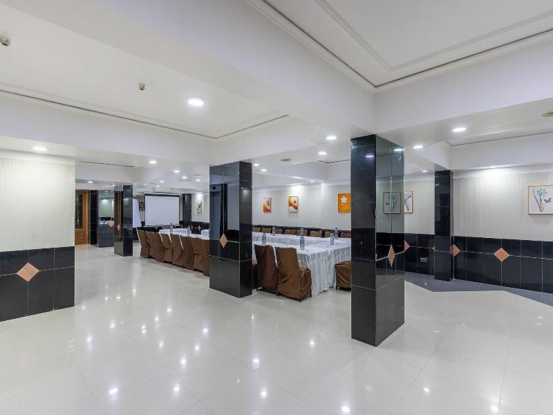 Hotel Summit image