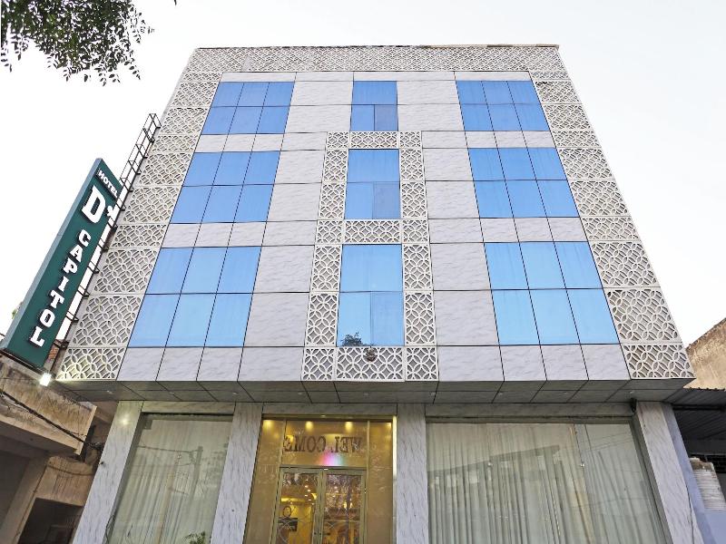 Hotel Capitol image