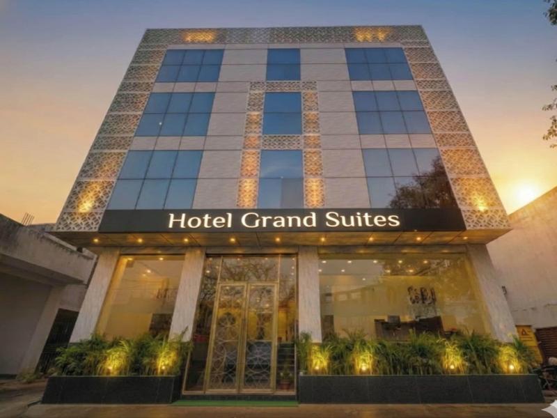 Hotel Capitol image
