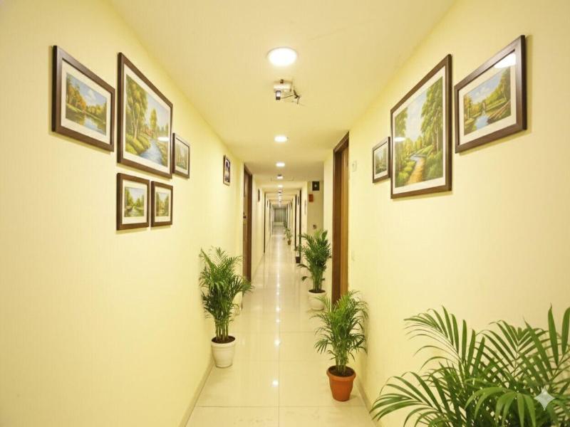 Hotel Capitol image