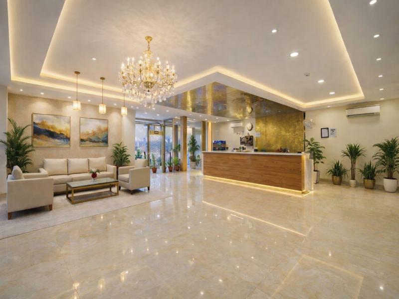 Hotel Capitol image