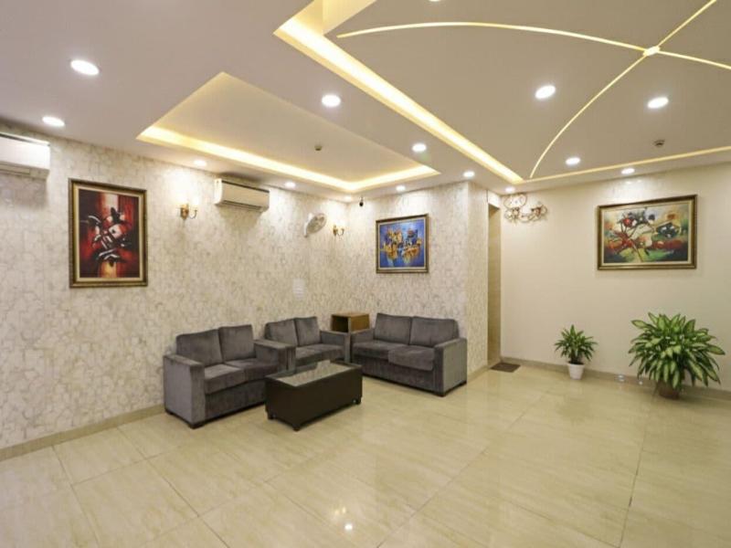 Hotel Capitol image