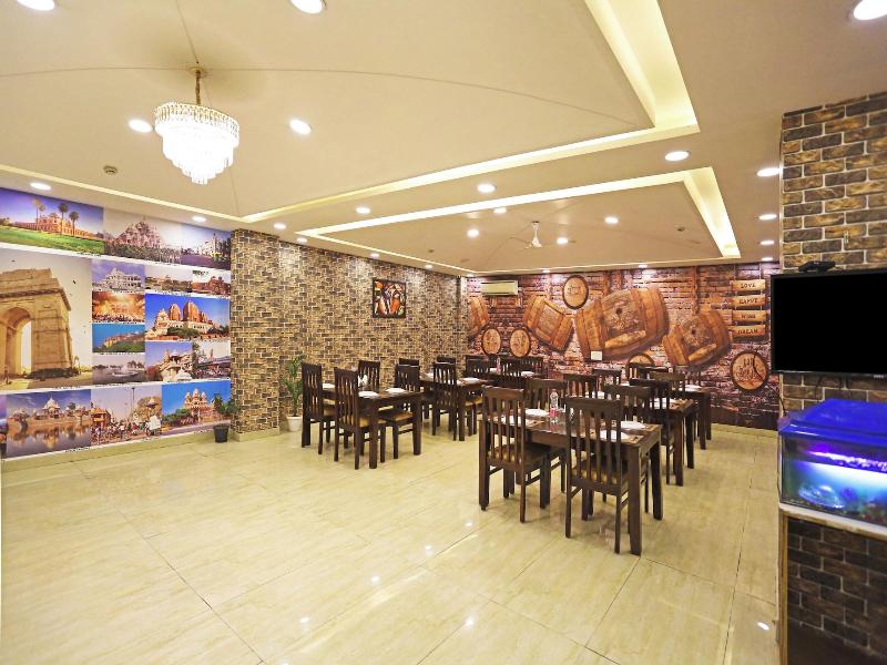 Hotel Capitol image