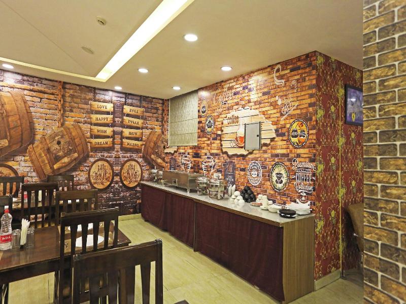Hotel Capitol image