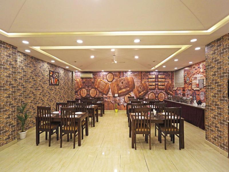Hotel Capitol image