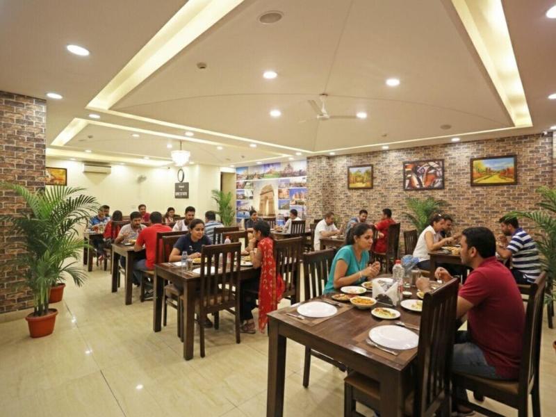Hotel Capitol image