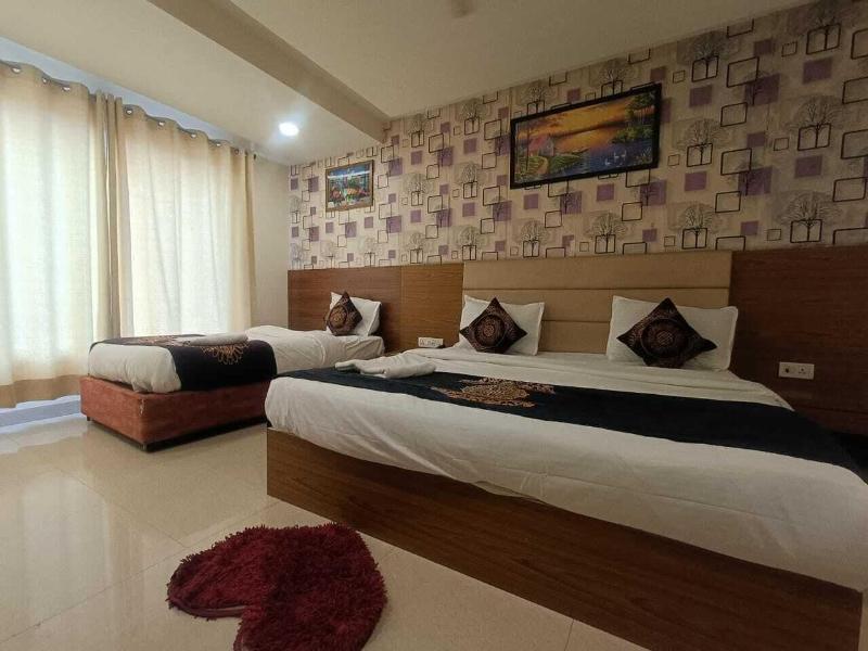 Hotel Capitol image