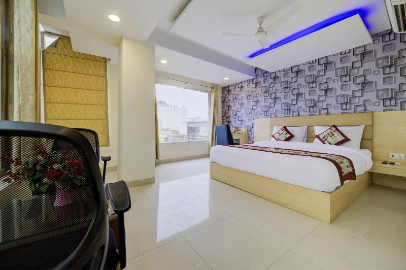 Hotel Capitol image