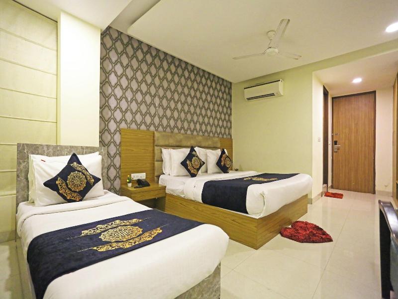Hotel Capitol image