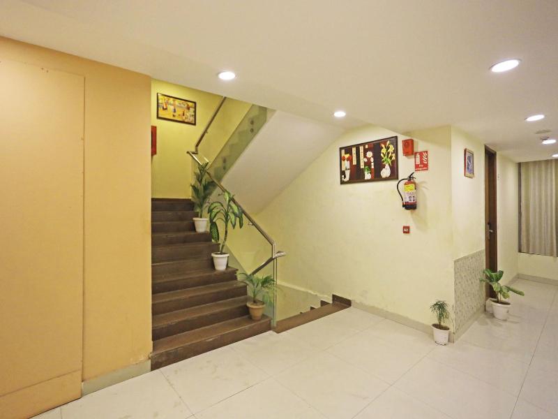 Hotel Capitol image