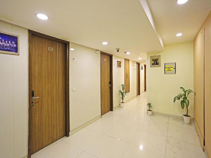 Hotel Capitol image