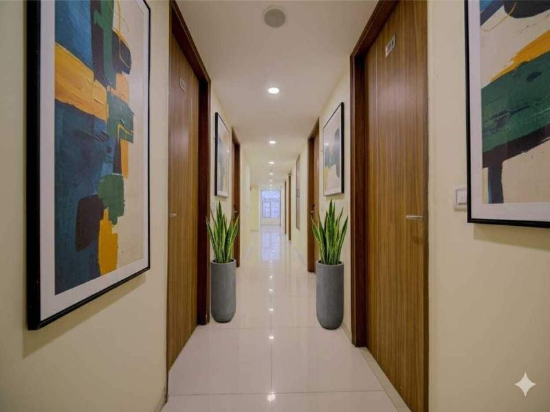 Hotel Capitol image