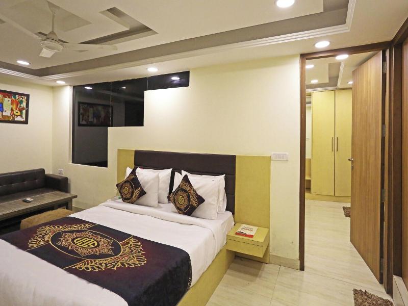 Hotel Capitol image