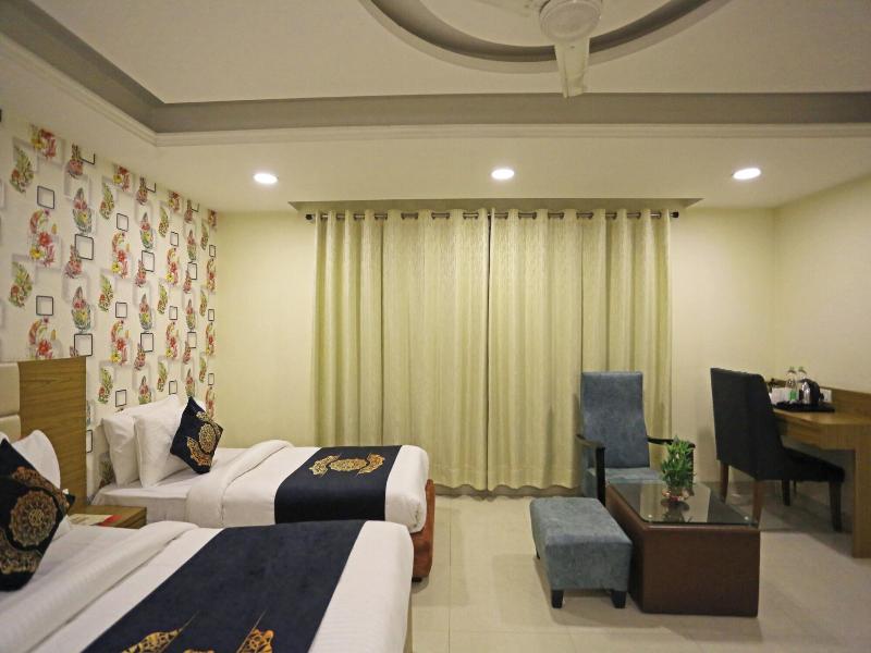 Hotel Capitol image