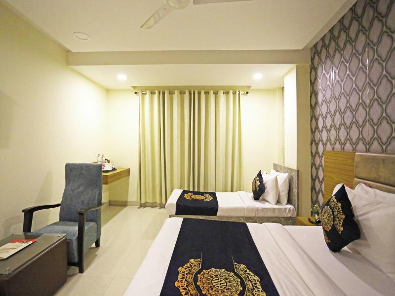 Hotel Capitol image