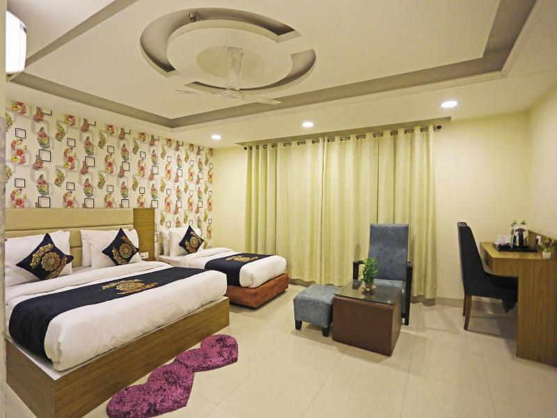 Hotel Capitol image