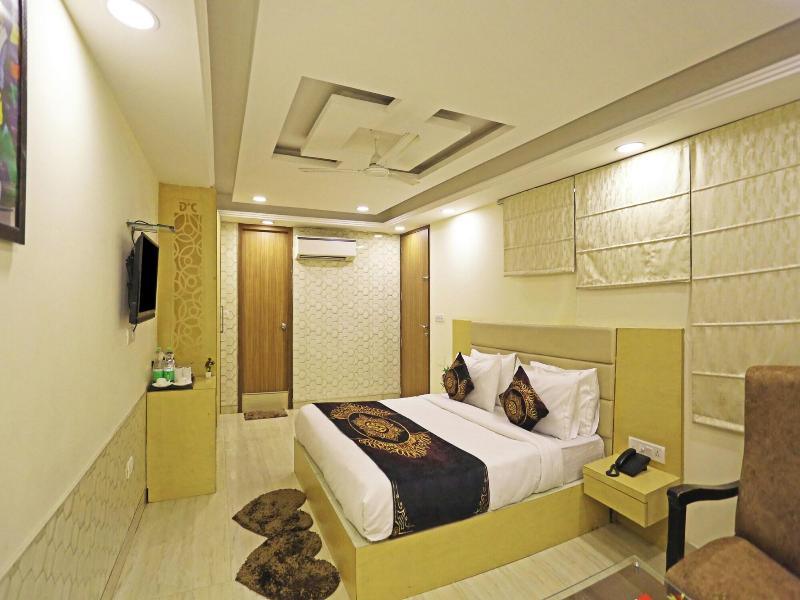 Hotel Capitol image