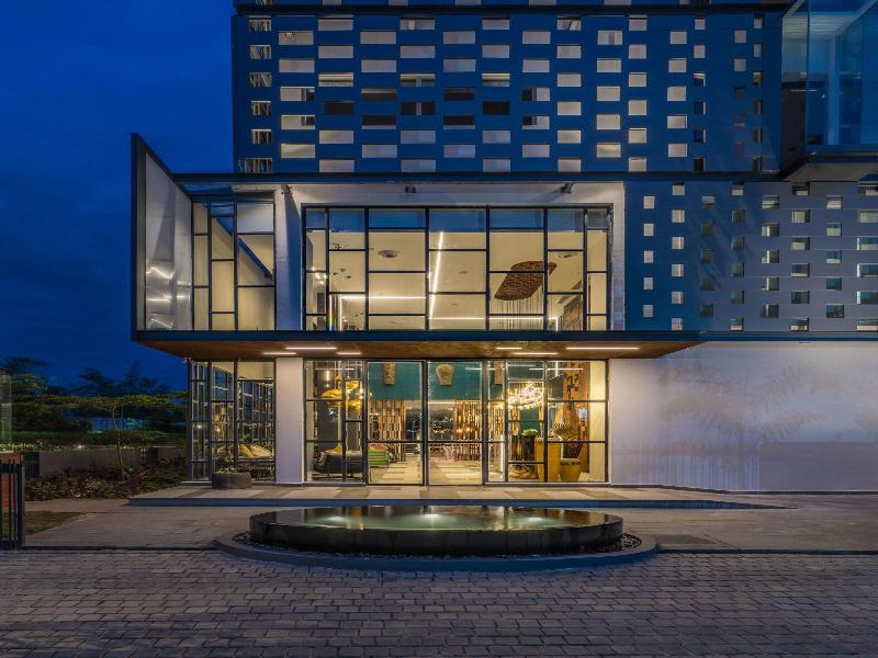 Hotel B Plus L