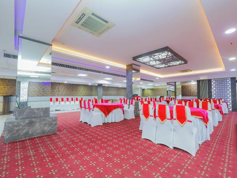 Hyphen Business Hotel image