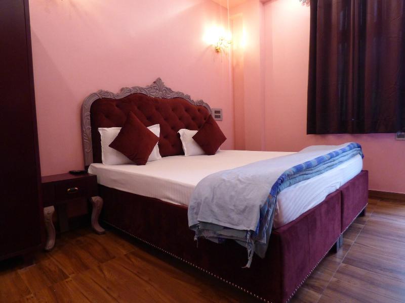 Maya Hotel & Restaurant image