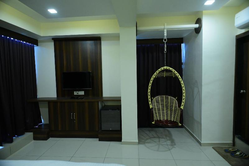 FabHotel Royal Residency Sama- Savli Rd image