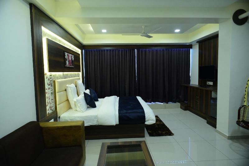 FabHotel Royal Residency Sama- Savli Rd image