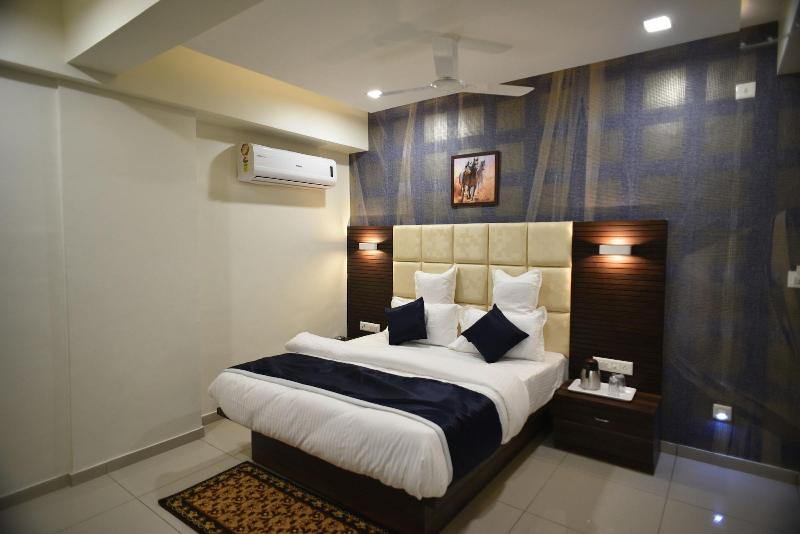 FabHotel Royal Residency Sama- Savli Rd image