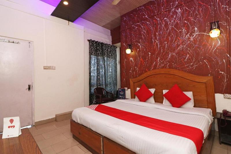 Fabhotel Castle Inn image