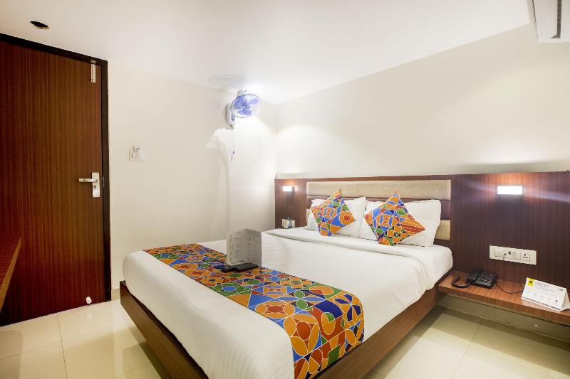 Fabhotel Castle Inn image
