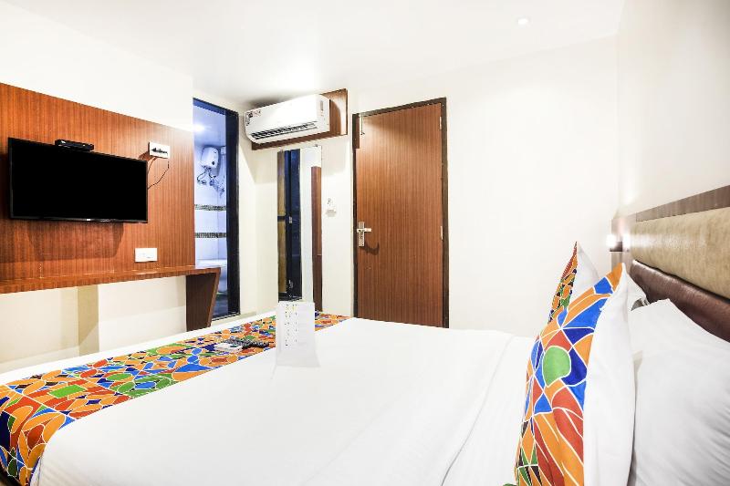Fabhotel Castle Inn image