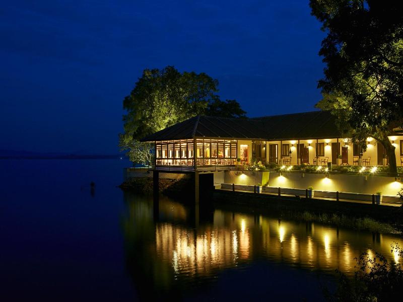 Ekho Lake House Polonnaruwa image