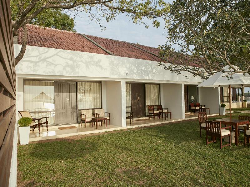 Ekho Lake House Polonnaruwa image