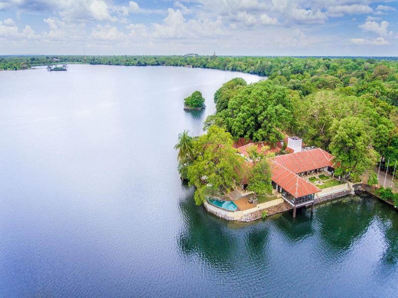 Ekho Lake House Polonnaruwa image