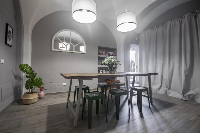 La Lu Cozy Rooms image