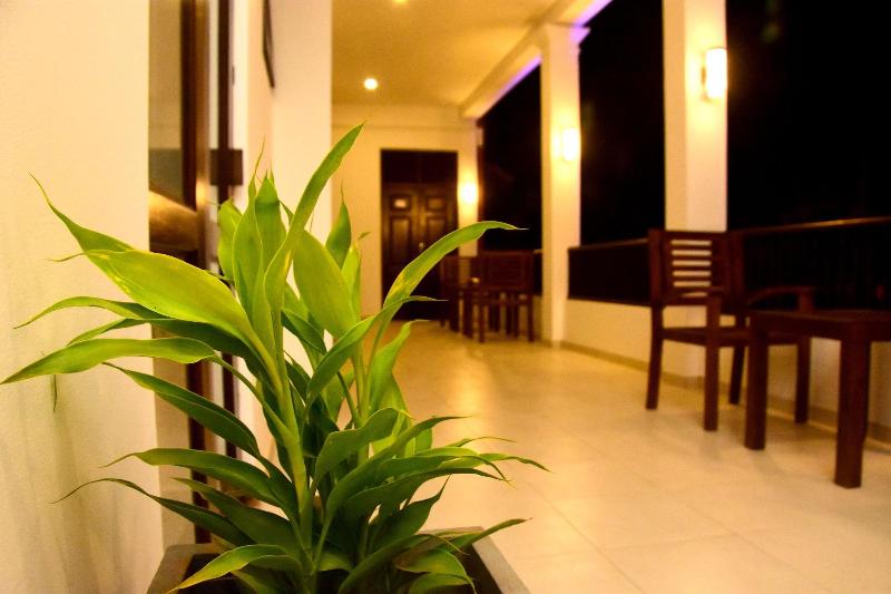 Capital O 132 Blue Spring Hotel image