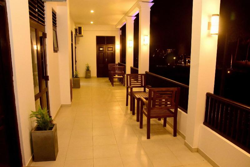 Capital O 132 Blue Spring Hotel image