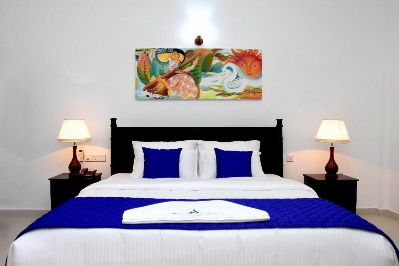 Capital O 132 Blue Spring Hotel image