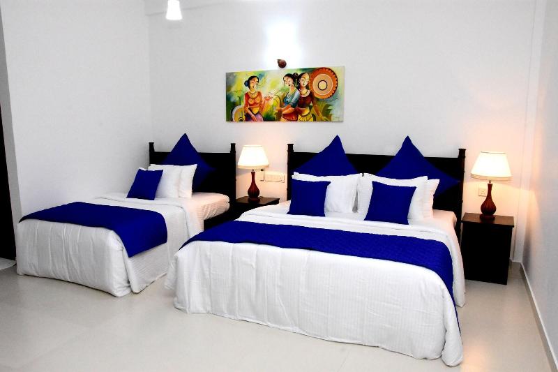 Capital O 132 Blue Spring Hotel image