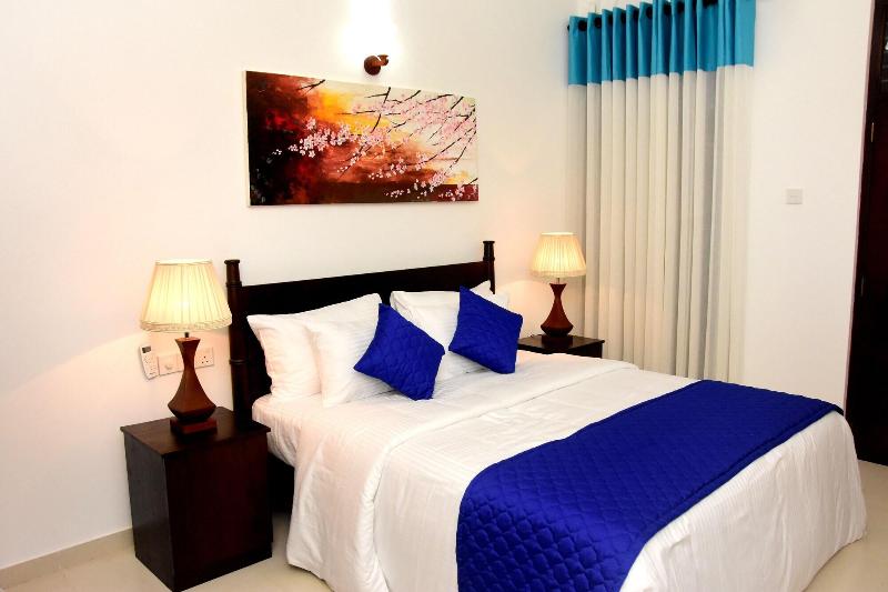 Capital O 132 Blue Spring Hotel image