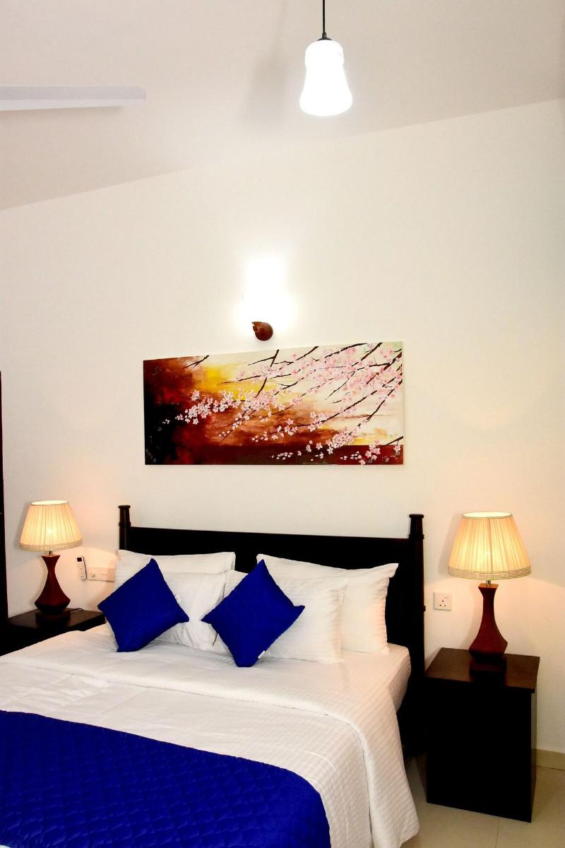 Capital O 132 Blue Spring Hotel image