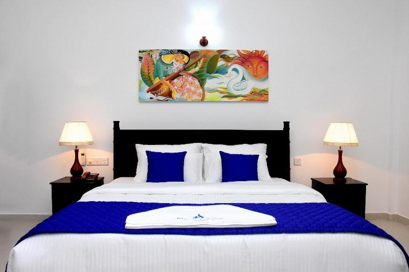 Capital O 132 Blue Spring Hotel image