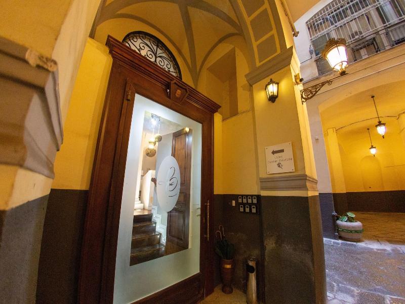 Leone Camere D'Autore image