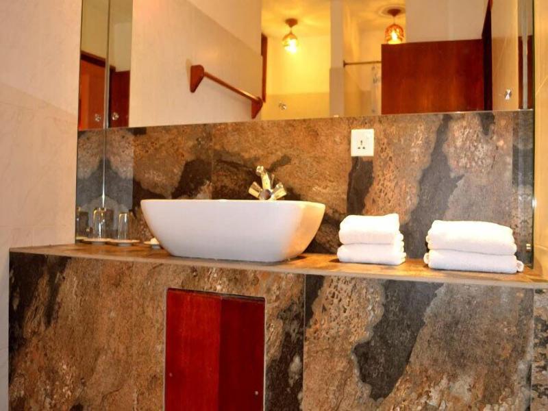 Eva Lanka Hotel image