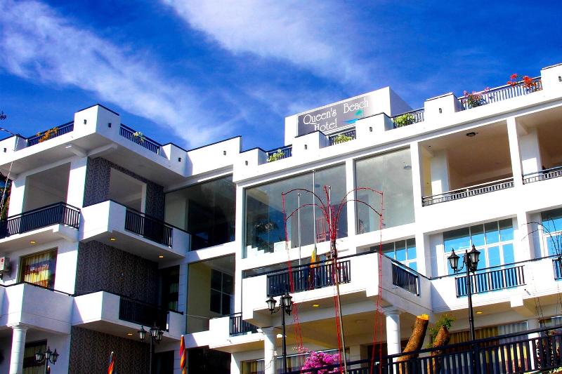 Queens Beach Hotel image