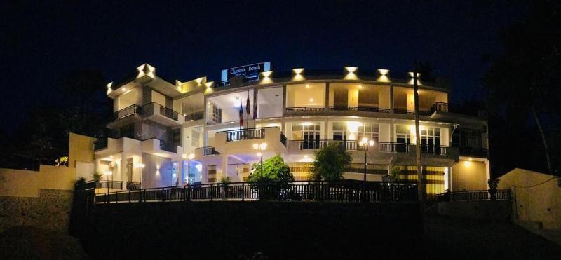 Queens Beach Hotel image