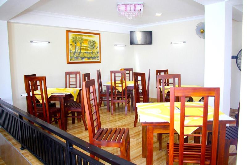 Queens Beach Hotel image