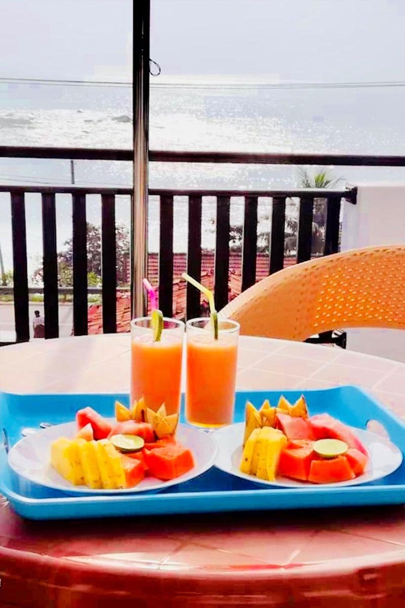 Queens Beach Hotel image