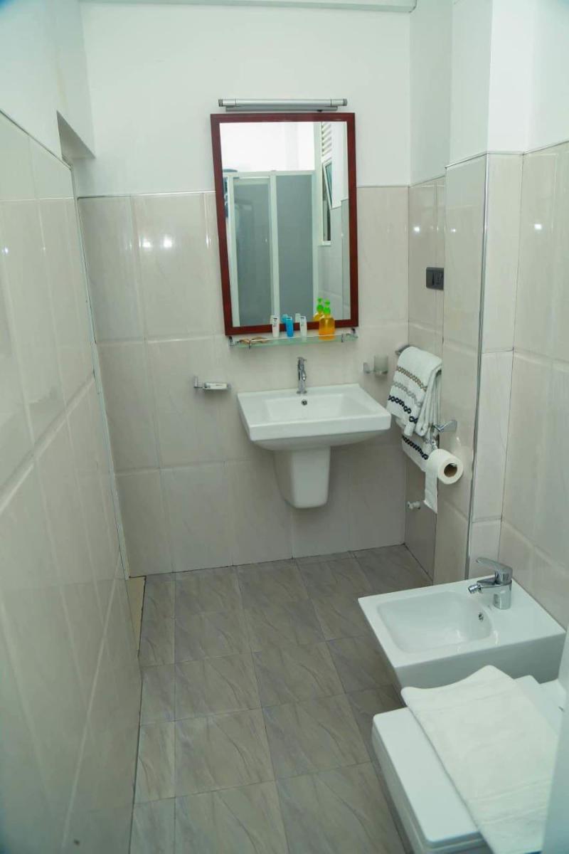 Queens Beach Hotel image