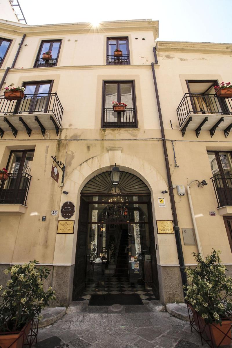 Al Piazza Marina B&B image
