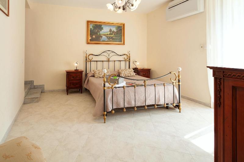Al Piazza Marina B&B image
